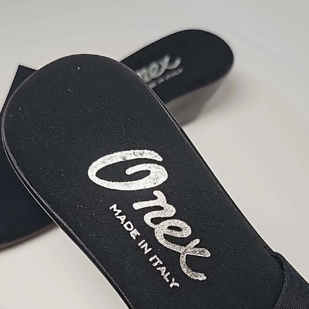 NWOT Onex Rory Italy Black Stretch Wedge Slide Sandals Comfort 9 Lightweight